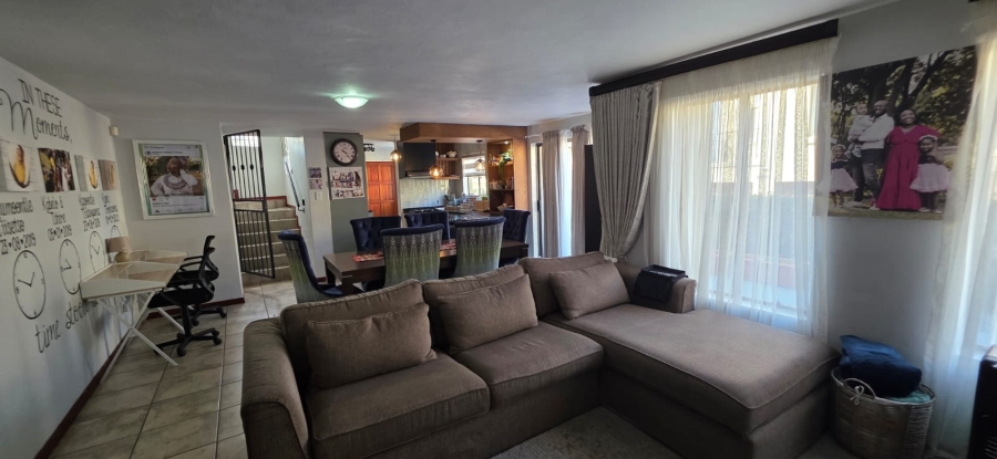 3 Bedroom Property for Sale in Melodie North West